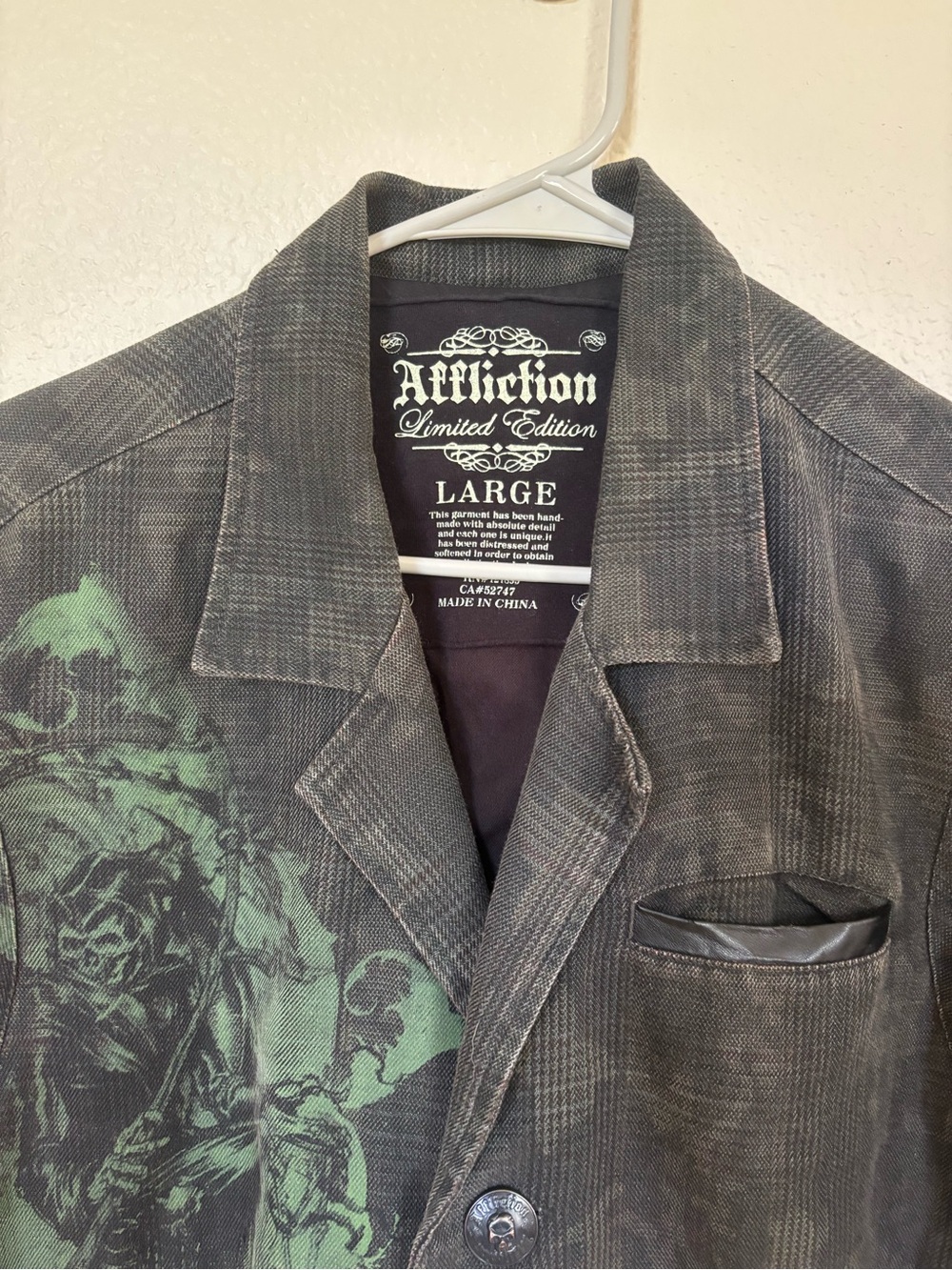 Men's Gray affliction Jacket with Green Graphic - Large - Picture 2 of 3